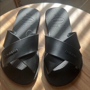 Havaianas Black Cross-Strap Slides